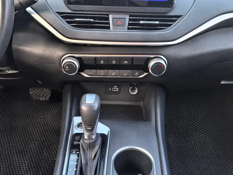 Nissan Altima Teana 2021 2.0L XE Fashion Edition 2022 — миниатюра 3