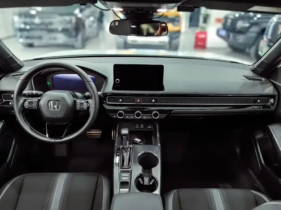Honda Civic 2023 Civic 240TURBO CVT Power Edition 2024 — миниатюра 4
