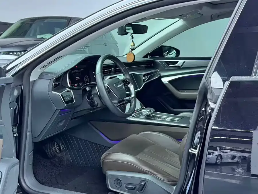 Audi A7L 2024 45TFSI S-line Dream Flow Crystal Set 2024 — миниатюра 2