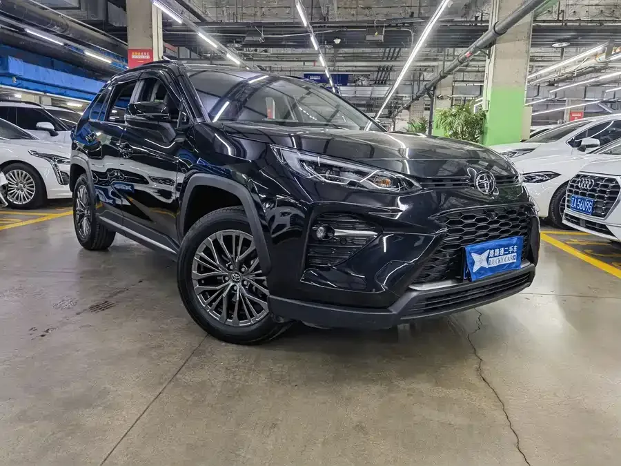 Toyota Wildlander Wildlander 2023 2.0L CVT 4WD Luxury PLUS Edition 2024 — миниатюра 3