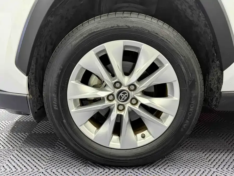Toyota Wildlander Wildlander 2022 facelift 2.0L CVT two-wheel drive leading version 2022 — миниатюра 2