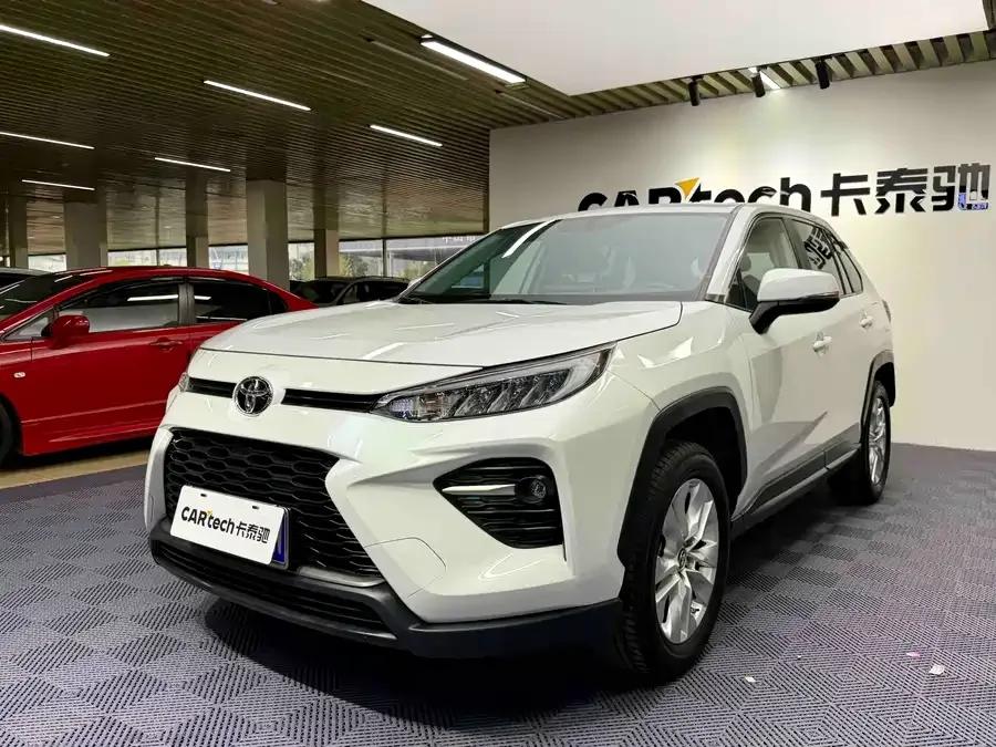 Toyota Wildlander Wildlander 2022 facelift 2.0L CVT two-wheel drive leading version 2022 — миниатюра 3