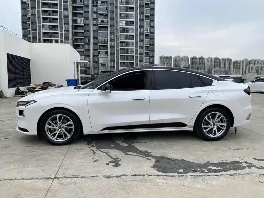 Ford Mondeo 2022 Mondeo EcoBoost 245 Fashion Edition 2022 — миниатюра 3