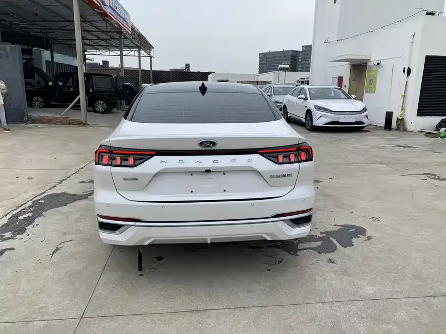 Ford Mondeo 2022 Mondeo EcoBoost 245 Fashion Edition 2022 — миниатюра 5