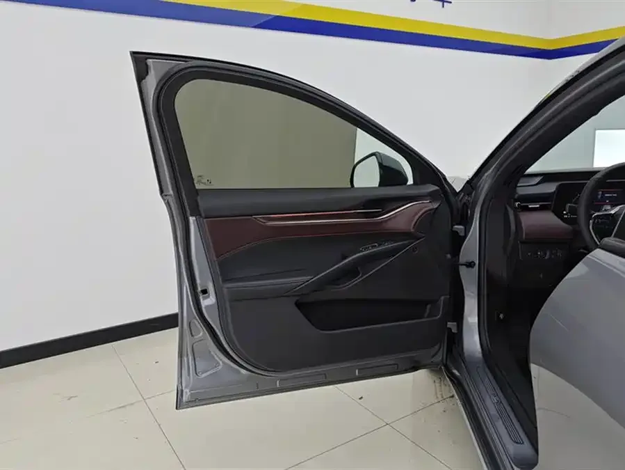 Ford Mondeo 2022 Mondeo EcoBoost 245 Extreme Edition 2022 — миниатюра 4