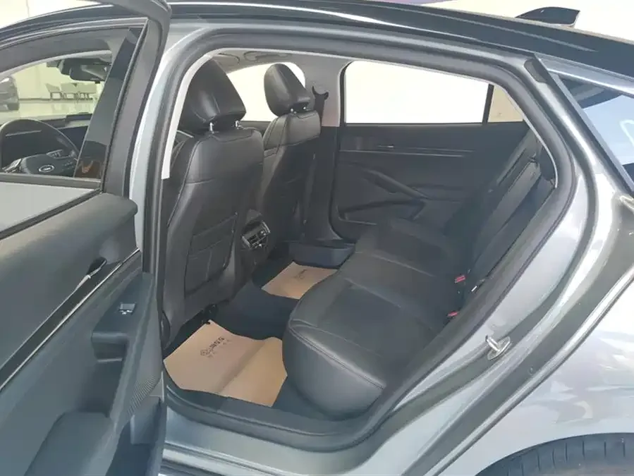 Ford Mondeo Mondeo 2022 facelift EcoBoost 245 luxury model 2023 — миниатюра 5