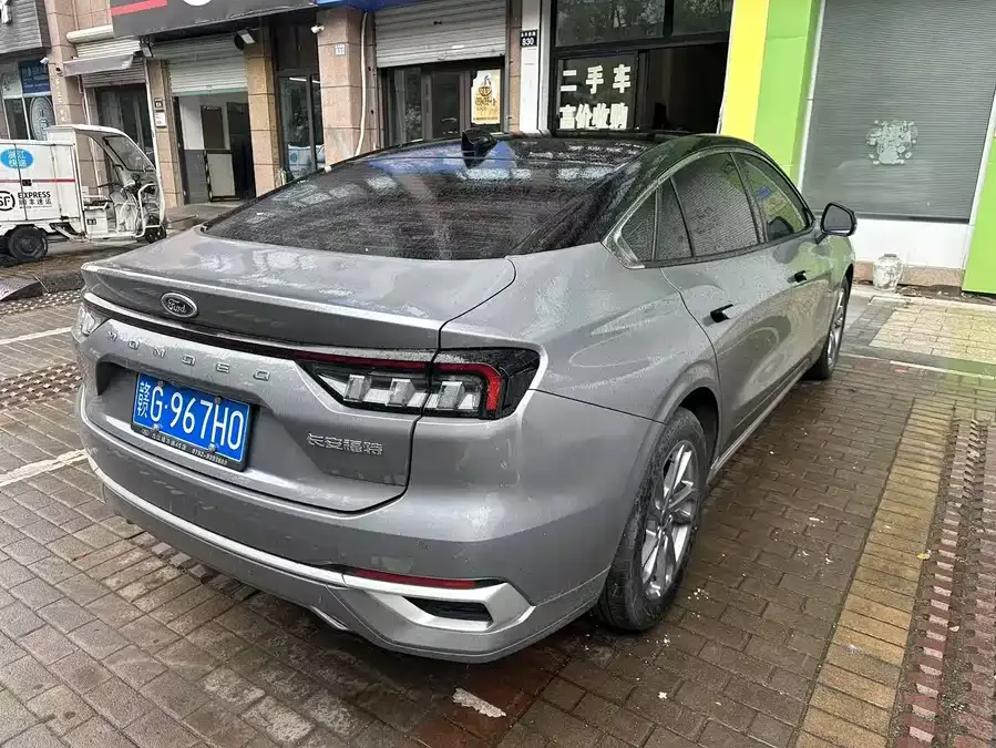 Ford Mondeo 2023 Mondeo EcoBoost 245 Luxury 2024 — миниатюра 2