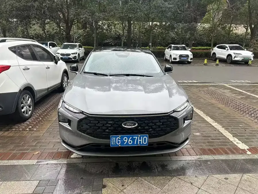 Ford Mondeo 2023 Mondeo EcoBoost 245 Luxury 2024 — миниатюра 3
