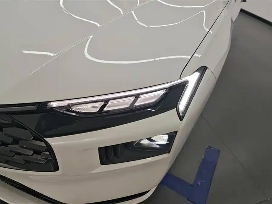 Ford Mondeo 2023 Mondeo EcoBoost 245 Luxury 2024 — миниатюра 2