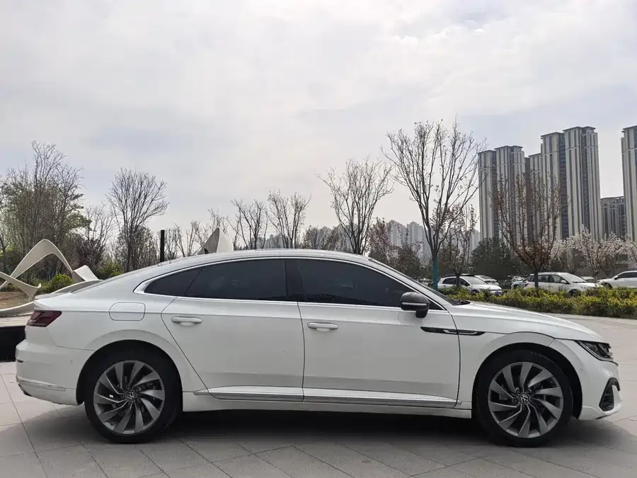 Volkswagen FAW- CC FAW-Volkswagen CC 2024 380TSI Eye-catching Public Enjoyment Model 2024 — миниатюра 2