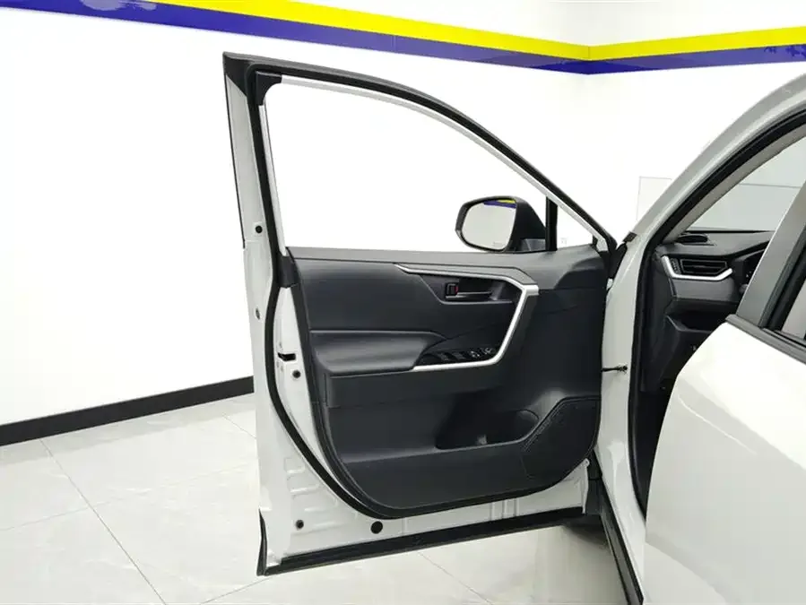 Toyota RAV4 RAV4 Rongfang 2024 2.0L CVT 2WD Urban Edition 2025 — миниатюра 2
