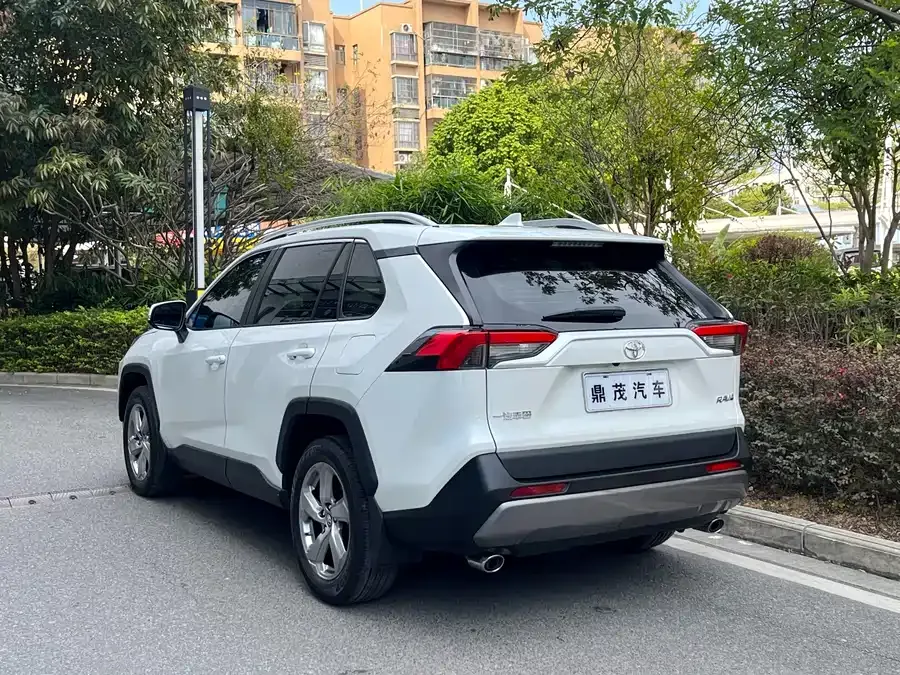Toyota RAV4 RAV4 Rongfang 2022 2.0L CVT 2WD Fashion Edition 2022 — миниатюра 2