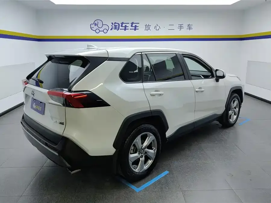 Toyota RAV4 RAV4 Rongfang 2022 2.0L CVT 2WD Fashion Edition 2022 — миниатюра 3