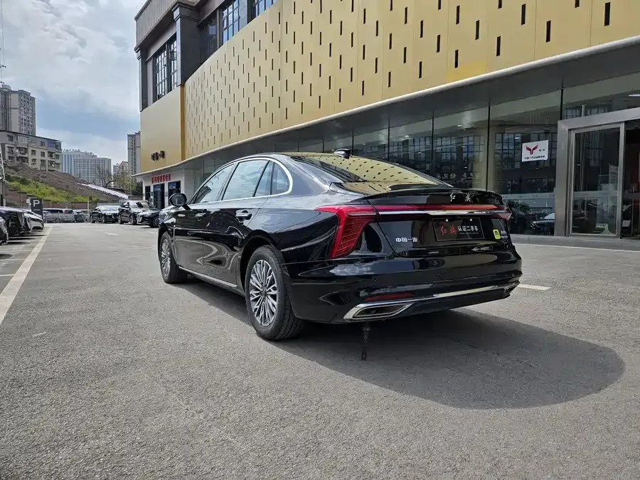 Hongqi H5 Hongqi H5 2023 2.0T Automatic Intelligent Connected Flag Edition 2023 — миниатюра 2
