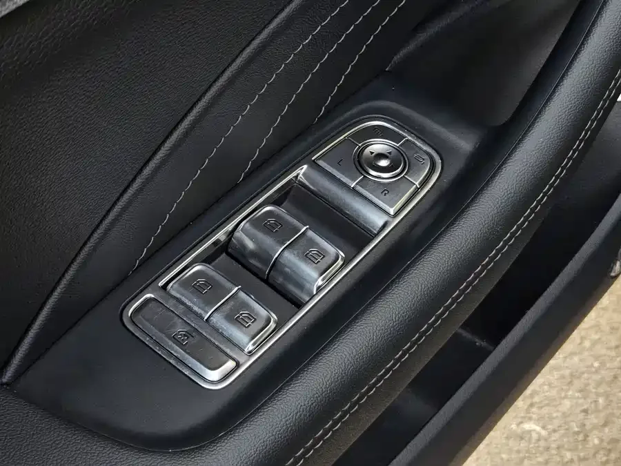 Hongqi H5 Hongqi H5 2023 2.0T Automatic Intelligent Connected Flag Edition 2023 — миниатюра 5