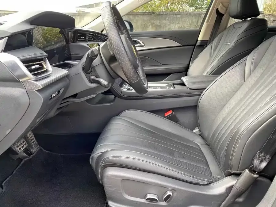 Hongqi H5 Hongqi H5 2023 2.0T Automatic Intelligent Connected Flag Edition 2023 — миниатюра 2