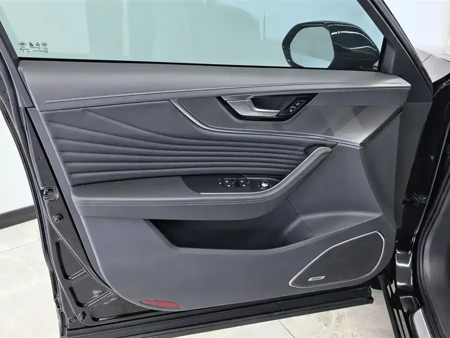Hongqi HS5 Hongqi HS5 2023 2.0T Flagship Pro Edition 2024 — миниатюра 4