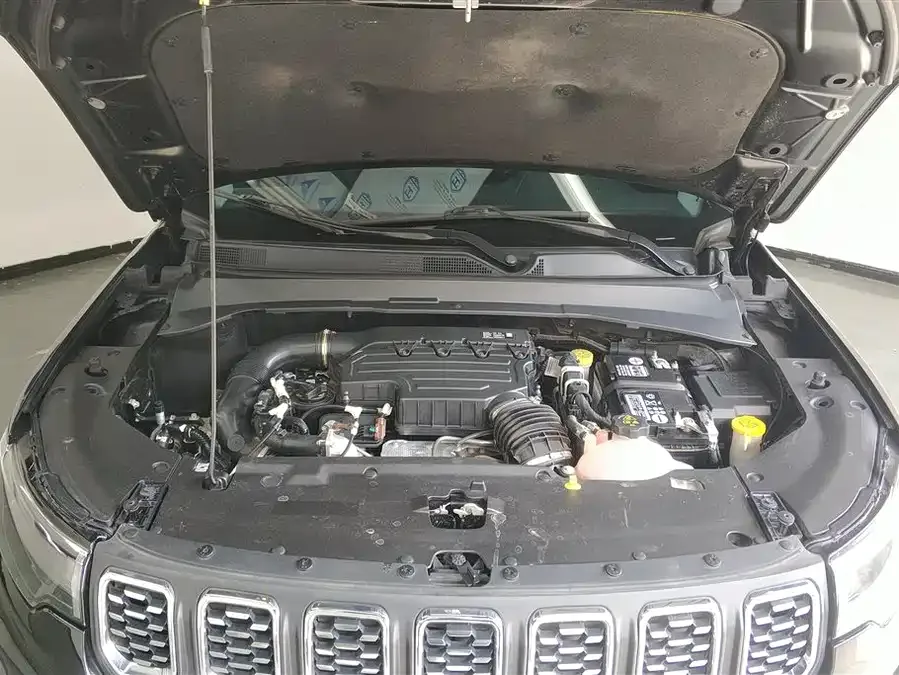 Jeep Compass 2021 Compass 220T Automatic 4WD Elite Edition 2022 — миниатюра 3