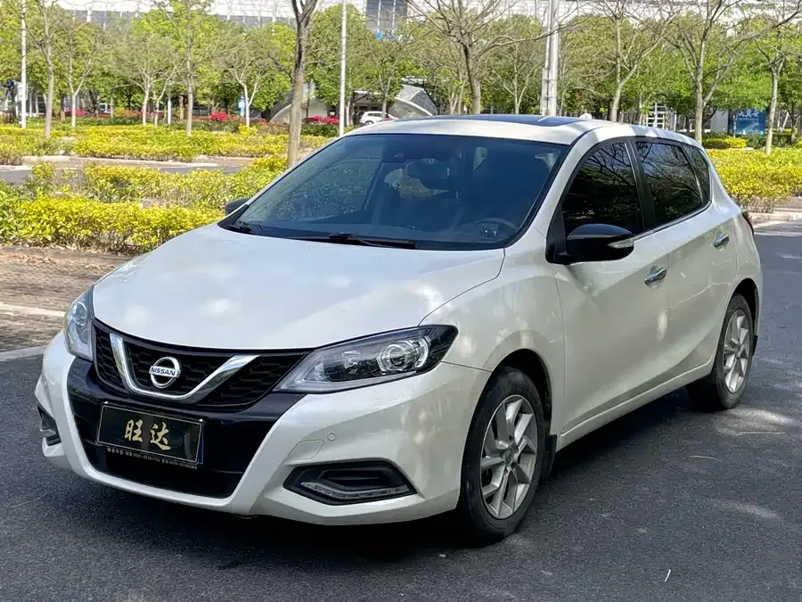 Nissan Tiida Tiida 2021 1.6L CVT Smart Travel Edition 2022 — фото 1, купить с доставкой в Москву