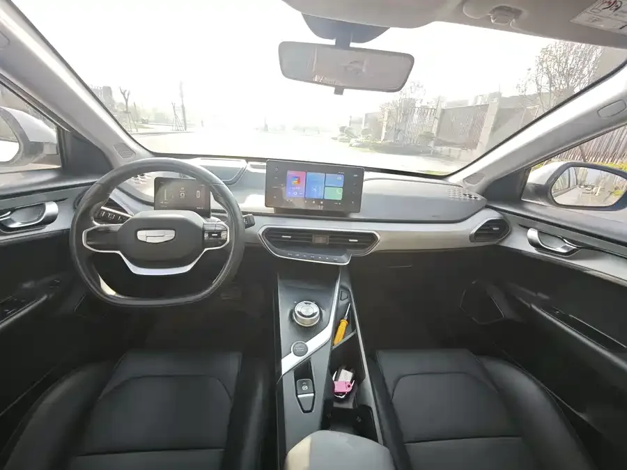 Geely A Geely Geometry A 2024 410KM travel version 2024 — миниатюра 3