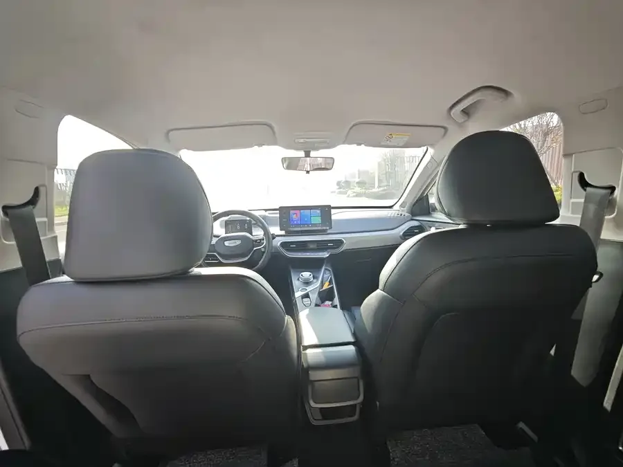 Geely A Geely Geometry A 2024 410KM travel version 2024 — миниатюра 5