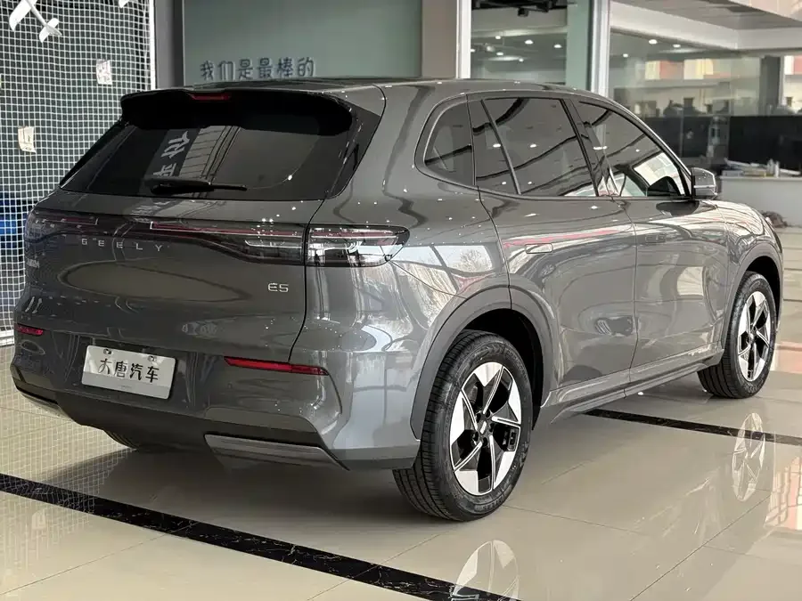 Geely Galaxy E5 Galaxy E5 2024 440km Explorer Edition 2025 — миниатюра 2