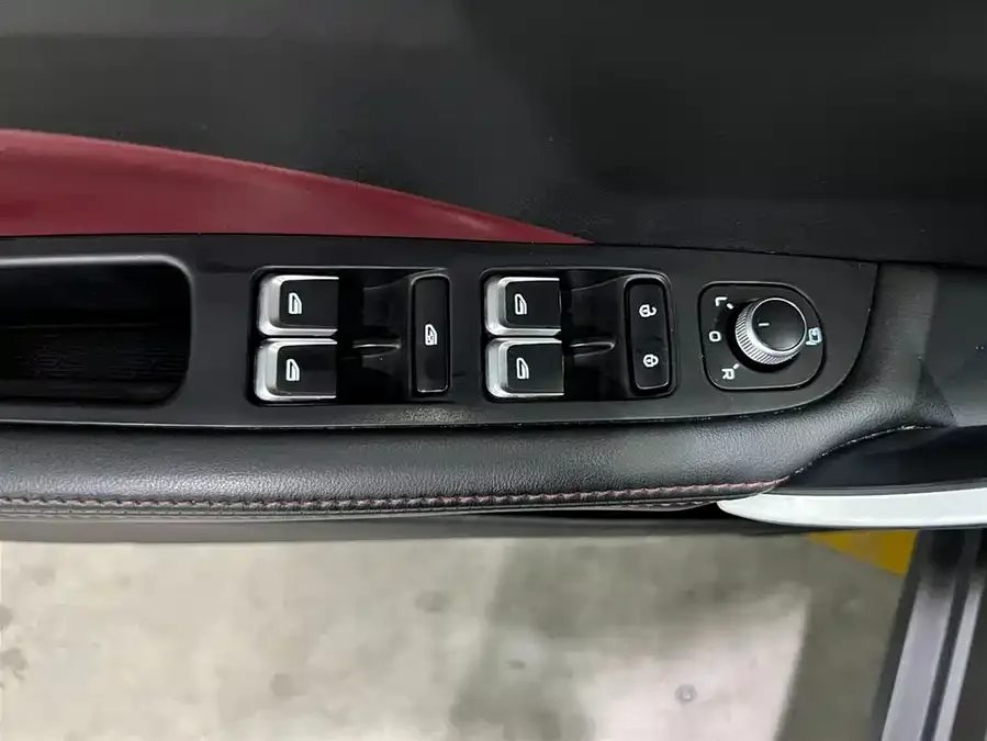 Geely Coolray SX11 Binyue 2021 1.4T DCT Platinum Edition 2022 — миниатюра 3