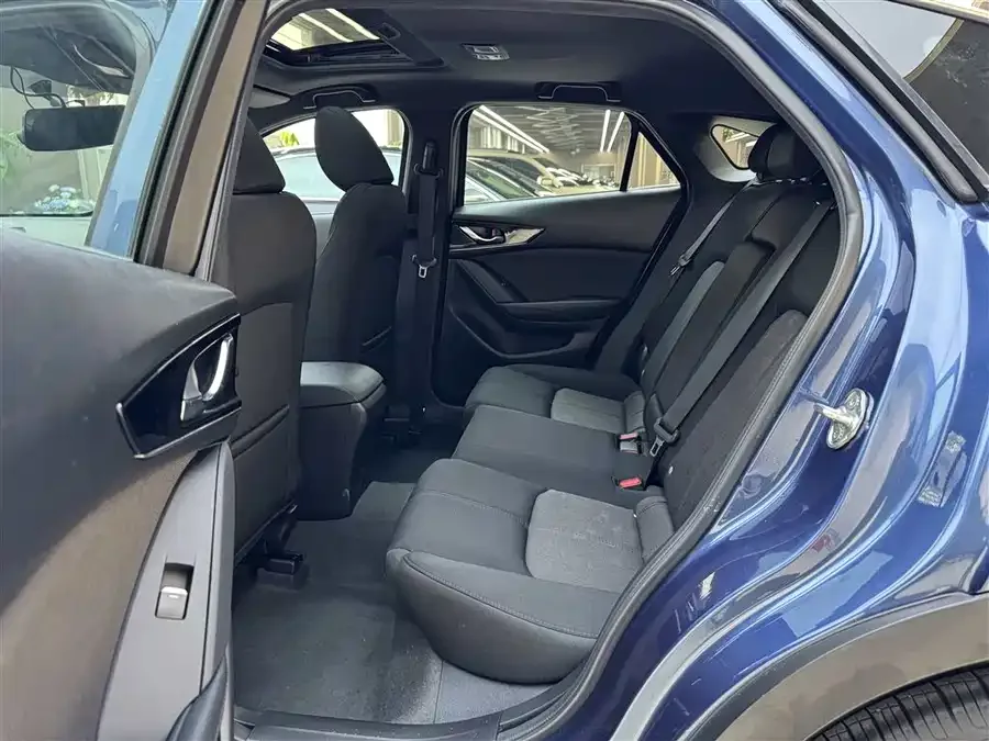 Mazda CX-4 2021 2.0L Automatic 2WD Blue Sky Vitality Edition 2022 — миниатюра 5