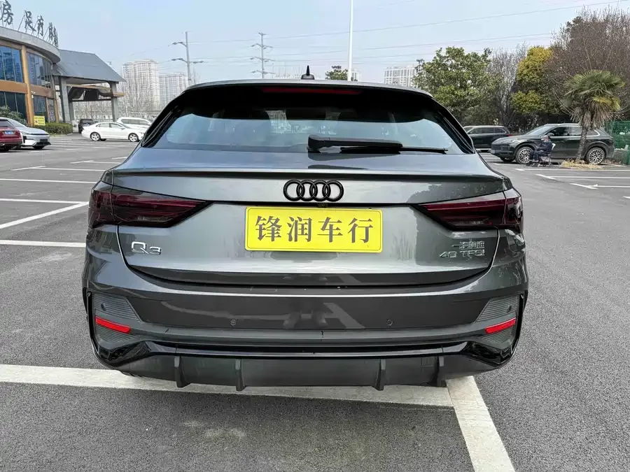 Audi Q3 Sportback 2022 40 TFSI Fashion Edition 2022 — миниатюра 2