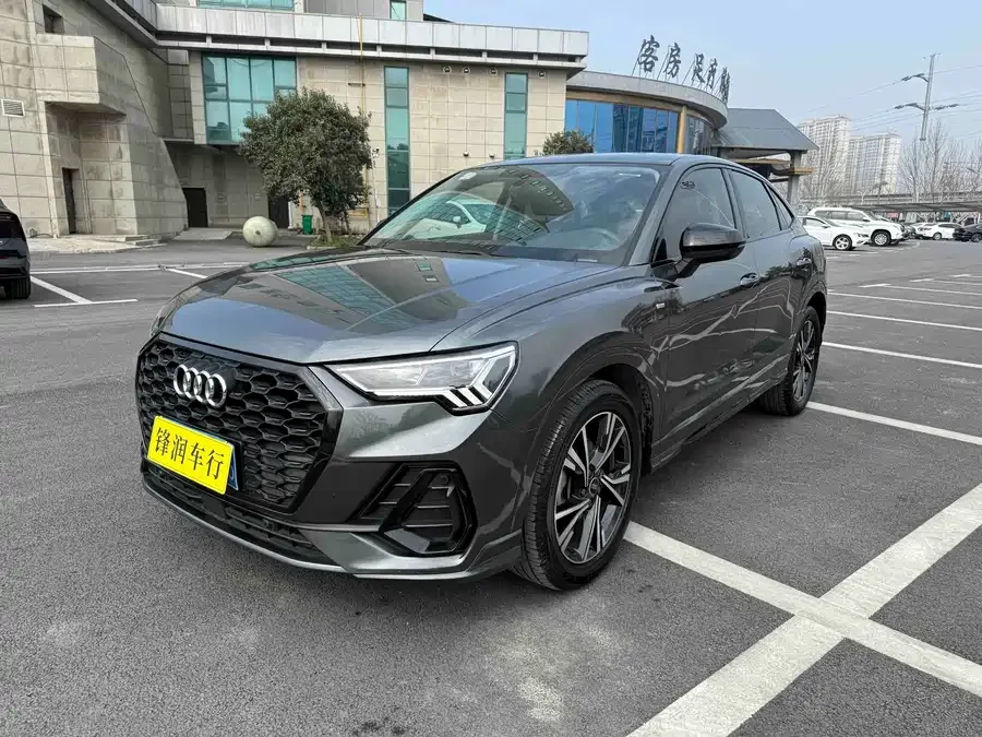 Audi Q3 Sportback 2022 40 TFSI Fashion Edition 2022 — фото 1, купить с доставкой в Москву