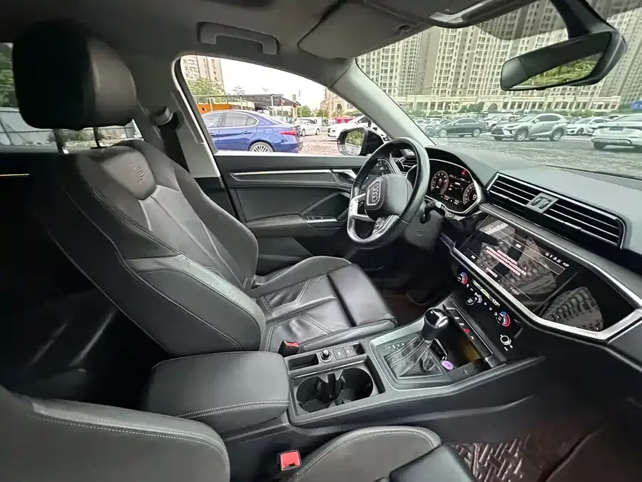 Audi Q3 Sportback 2022 40 TFSI Fashion Edition 2022 — миниатюра 2