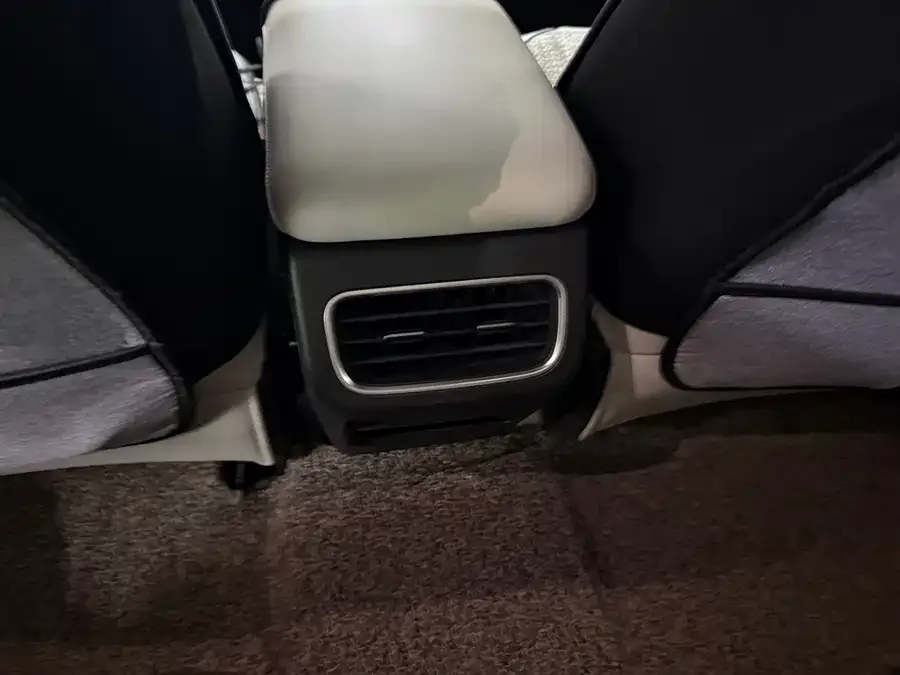 Geely Galaxy L6 Galaxy L6 2025 EM-i 140km Starship Edition 2025 — миниатюра 4