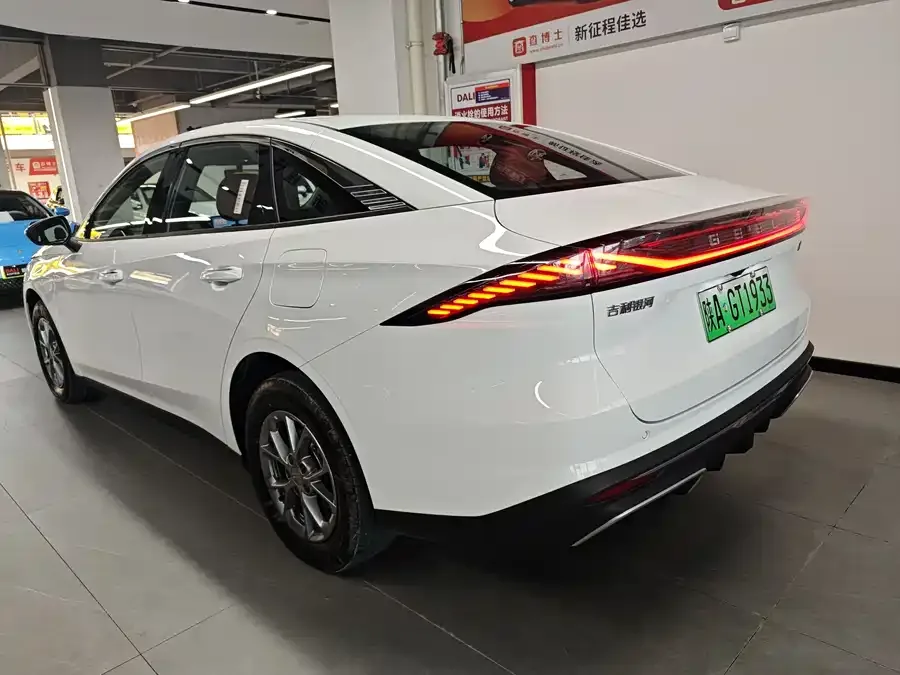 Geely Galaxy L6 Galaxy L6 2025 EM-i 60km Launch Edition 2025 — миниатюра 3