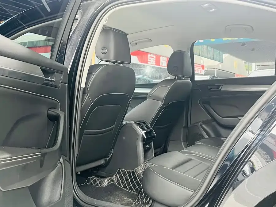 Skoda SuperB Superpa 2024 TSI280 DSG Exclusive Edition 2024 — миниатюра 4