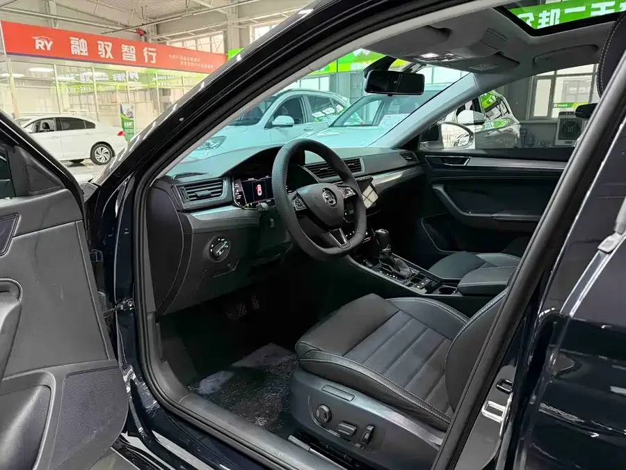Skoda SuperB Super 2022 TSI280 DSG Exclusive Edition 2022 — миниатюра 4