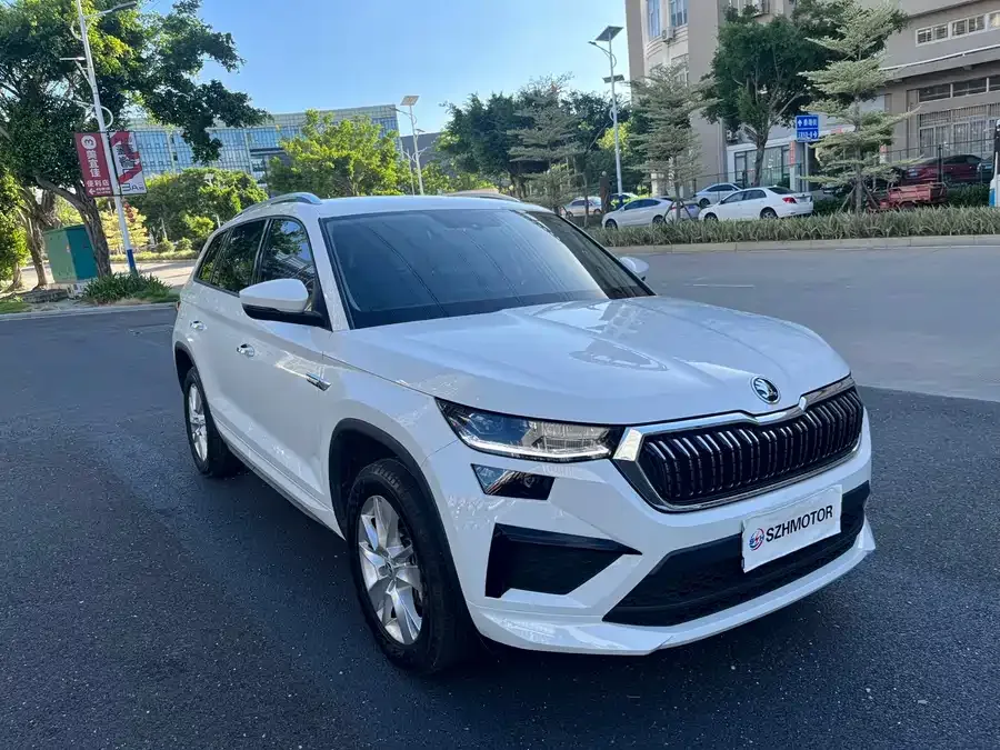 Skoda Kodiaq Kodiak 2024 TSI330 5-seater two-wheel drive powerful version 2024 — миниатюра 3