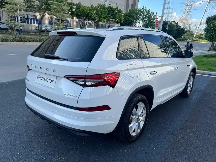 Skoda Kodiaq Kodiak 2024 TSI330 5-seater two-wheel drive powerful version 2024 — миниатюра 4