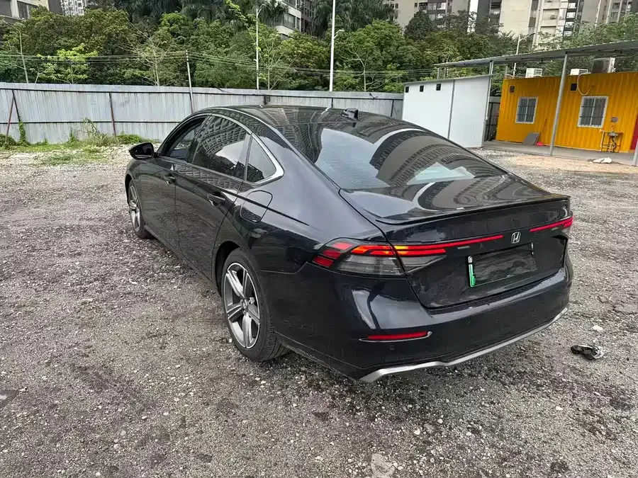 Honda Accord New Energy 2025 Honda Accord PHEV 2.0L e:PHEV Premium Edition 2025 — миниатюра 5