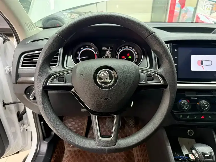Skoda Kamiq 2023 Kamiq Facelift GT 1.5L Automatic Premium Edition 2024 — миниатюра 5
