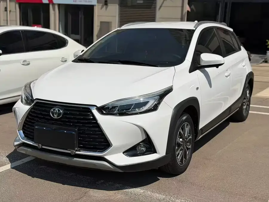 Toyota YARiS L YARiS L 2020 YARiS X 1.5L CVT Luxury Edition 2023 — фото 1, купить с доставкой в Москву