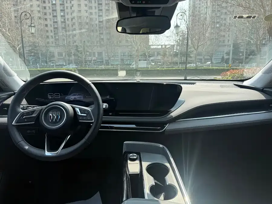 Buick E5 2025 620KM Premium Edition 2025 — миниатюра 2