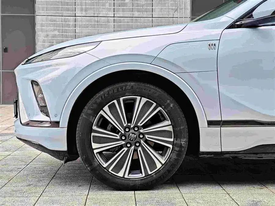Buick E5 2023 Premium Standard Range Edition 2023 — миниатюра 2