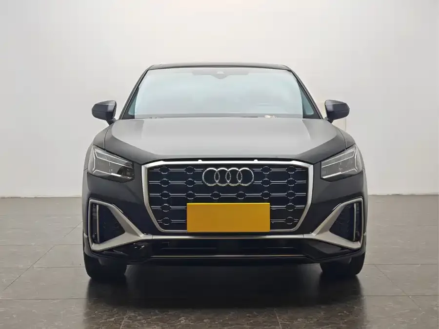 Audi Q2L 2022 35 TFSI Fashion Dynamic Edition 2023 — миниатюра 2