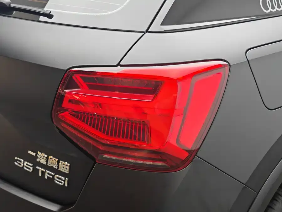 Audi Q2L 2022 35 TFSI Fashion Dynamic Edition 2023 — миниатюра 4