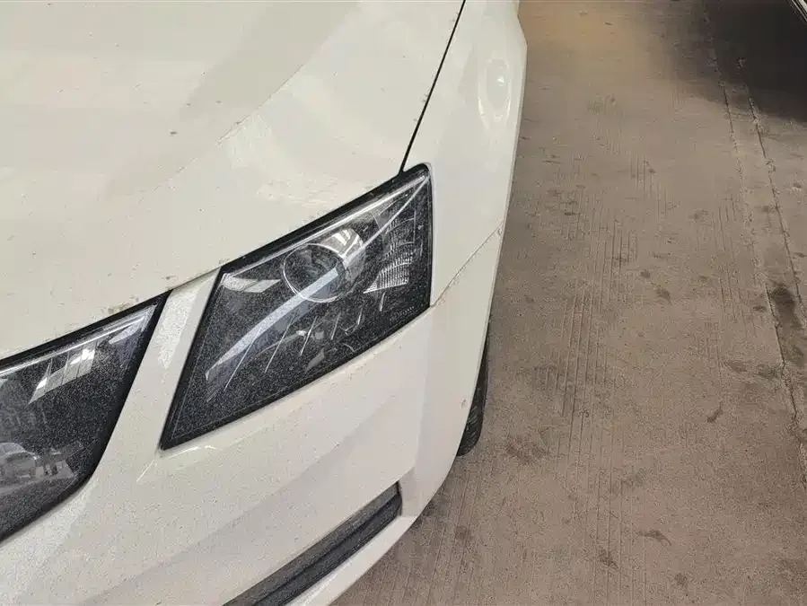 Skoda Octavia Octavia 2021 1.5L automatic comfort version 2022 — миниатюра 2