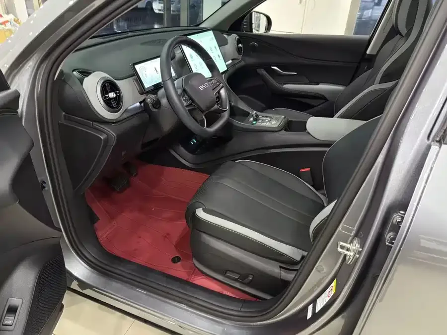 BYD Sea Lion 05 DM-i Sea Lion 05 DM-i 2025 DM-i 115KM Flagship 2025 — миниатюра 2
