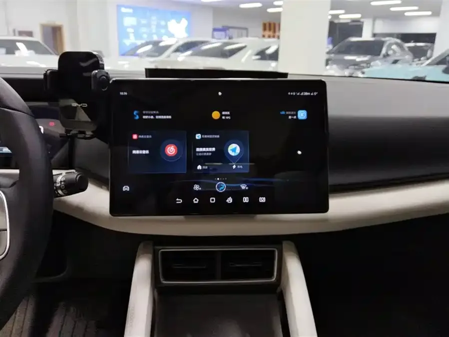 BYD Yuan UP Yuan UP 2024 401KM Beyond 2025 — миниатюра 4