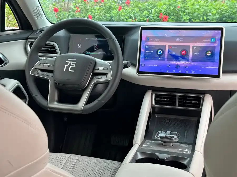 BYD Yuan UP Yuan UP 2024 401KM Leading Model 2025 — миниатюра 3