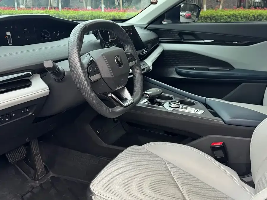 Changan UNI-V Smart Electric iDD Changan UNI-V iDD 2023 iDD 1.5T 113km Smart Fun Edition 2023 — миниатюра 2