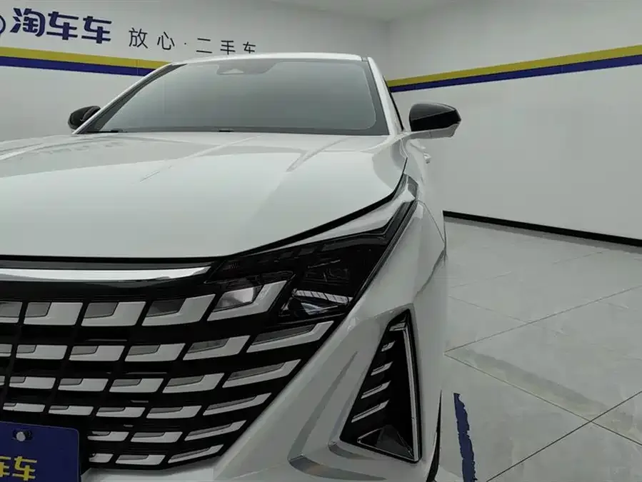 Changan UNI-Z Changan UNI-Z 2025 1.5T Luxury Edition 2025 — миниатюра 2
